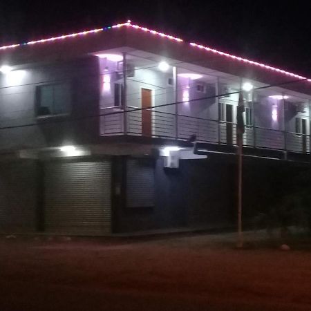 Douglas Airport Guesthouse Zanderij ภายนอก รูปภาพ