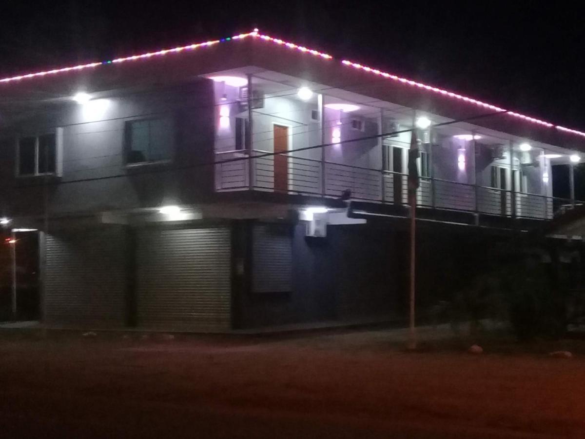 Douglas Airport Guesthouse Zanderij ภายนอก รูปภาพ
