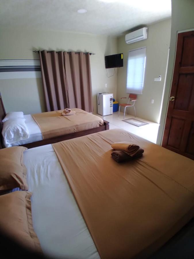 Douglas Airport Guesthouse Zanderij ภายนอก รูปภาพ